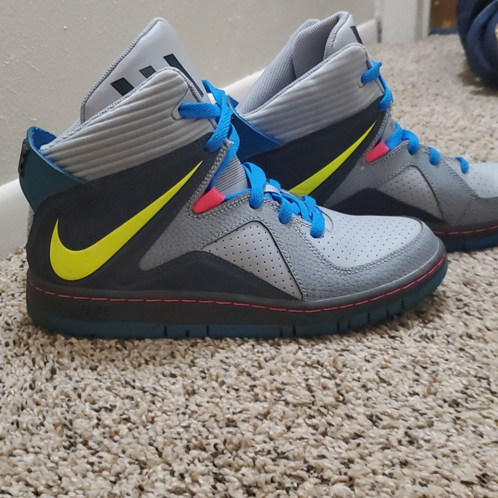 Nike High Top shoes